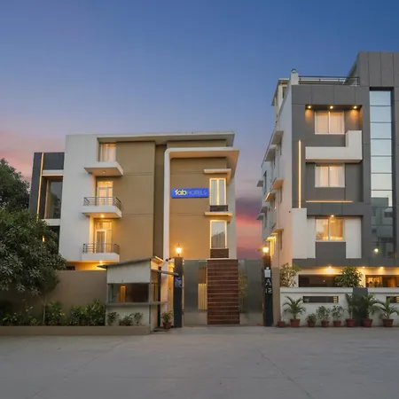 Fabhotel Grand Olive-2