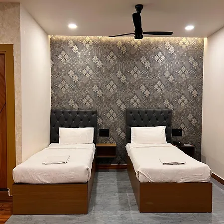 The Continental Inn & Suites-3
