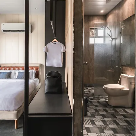 LetsBunk Poshtel&Suites-3