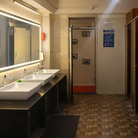 Homestay At Kashmiri Gate Metro & Old Delhi Railway Station-2