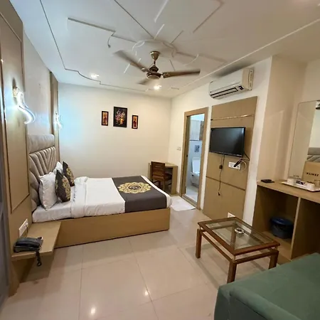 Hotel Ambrosia - Managed By Zenith A-217, Road No 6, Block Rz, Mahipalpur, New Delhi-3