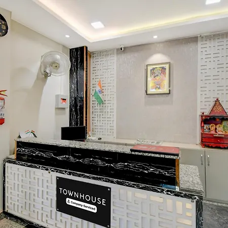 Super Townhouse Ekana Cricket Stadium Formerly Sunrise Regal-2