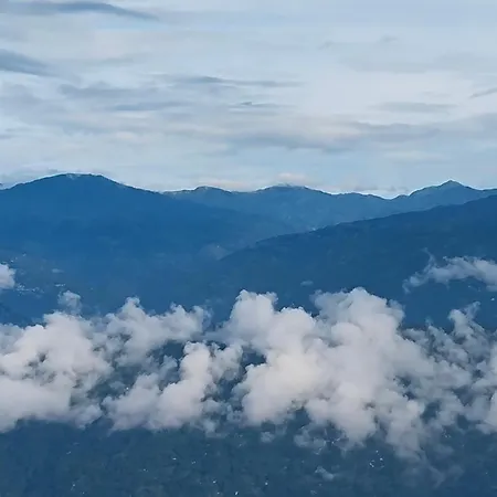Hotel Sakura Mountain View 5 Mins From Darjeeling Railway Station-2