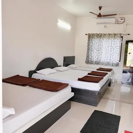 Hotel Gananjaya-2