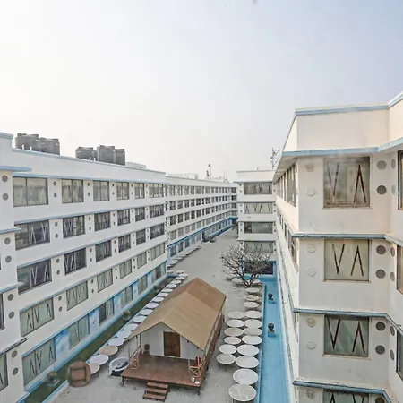 Townhouse Royal Palms Hotel-3