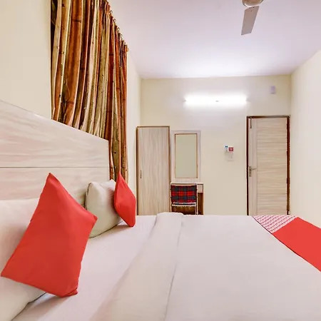 Hotel O Vishwakarma Palace-3