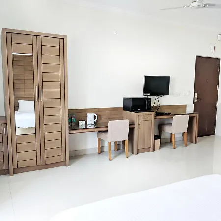 Clyford Suites-3
