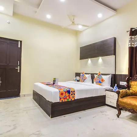 Fabhotel Crown Suites - Nr Sony Signals-3
