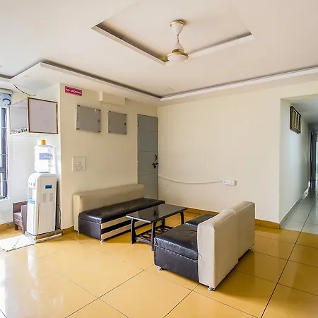 Fabhotel Siri Inn Madhapur - Fully Vaccinated Staff-2