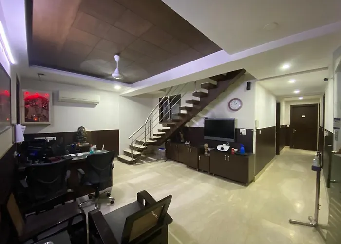 Sheesh Mahal Bed & Breakfast New Delhi