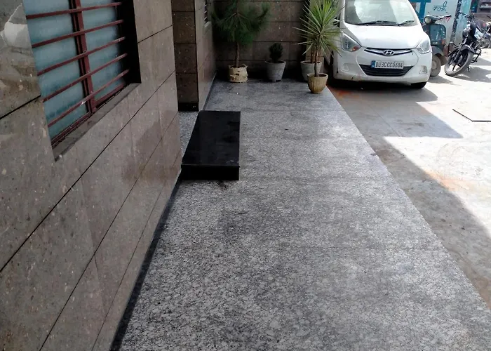 Hotel Alveera