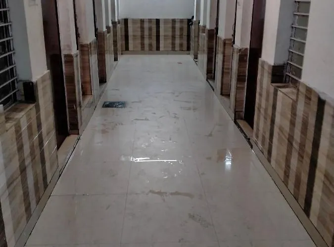 Hotel Alveera