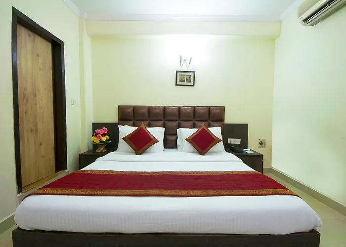 Capital O 2382 Hotel White House Continental