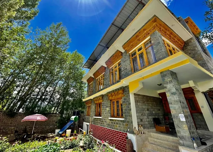 Bed and Breakfast Hidden Leaf Leh