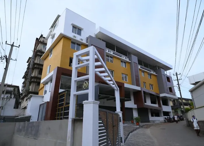 Meenakshi Inn