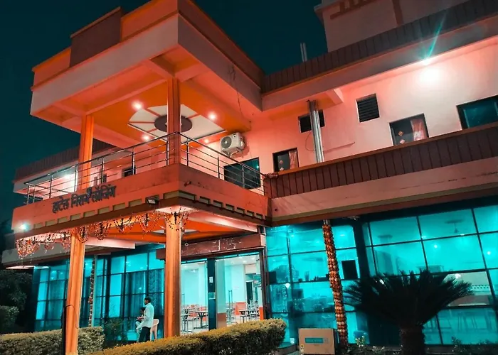 Hotel Nisarg Lodging And Restaurant