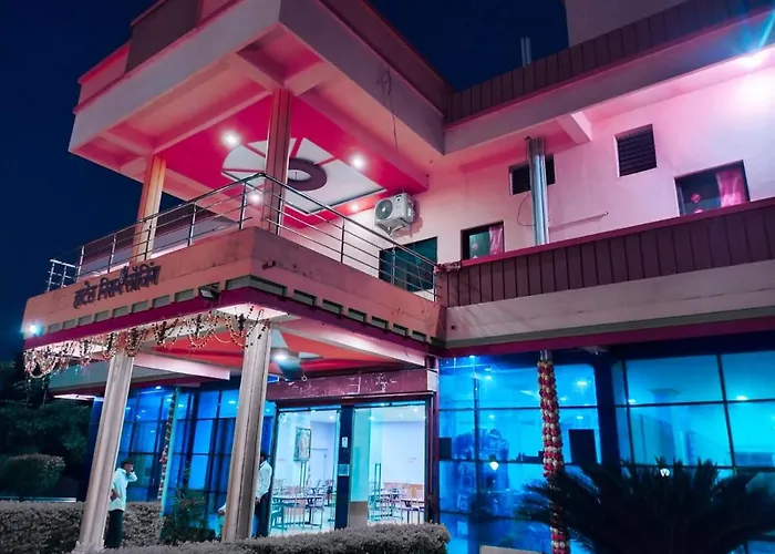 Hotel Nisarg Lodging And Restaurant