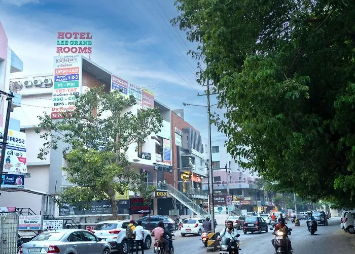 Hotel Lee Grand