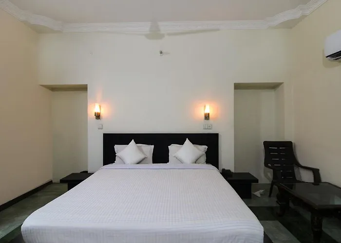 Hotel Pinjore Holiday Home