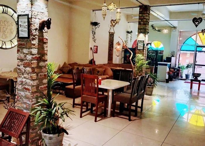 Rangbaari Stays & Cafe