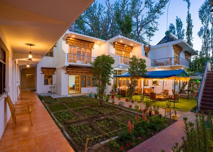 Rainbow Hostelier