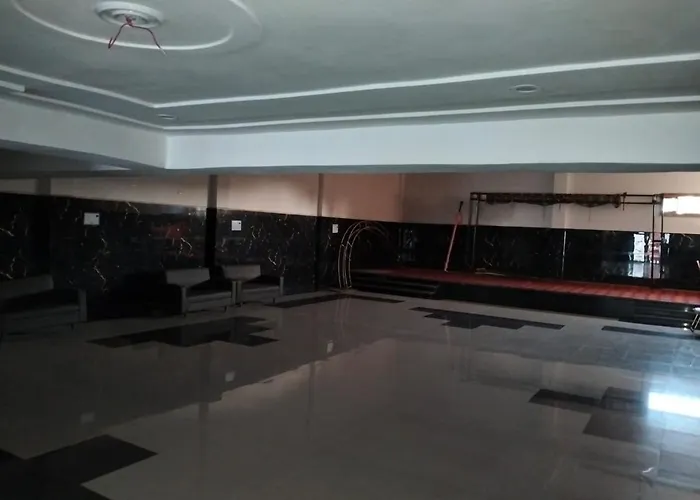 Mishra Palace By Wb Inn
