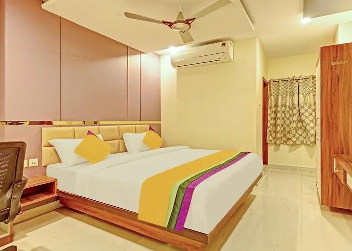 Itsy Hotels Sri Sai Grand Inn Near Mg Road & Pvp Mall