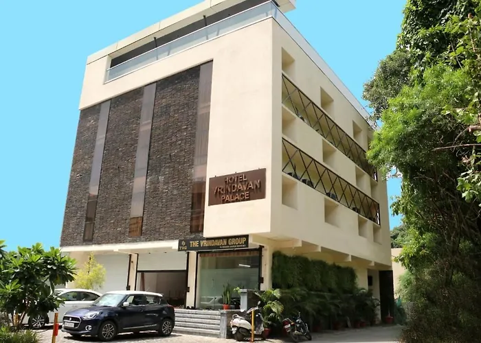 Hotel Vrindavan Palace