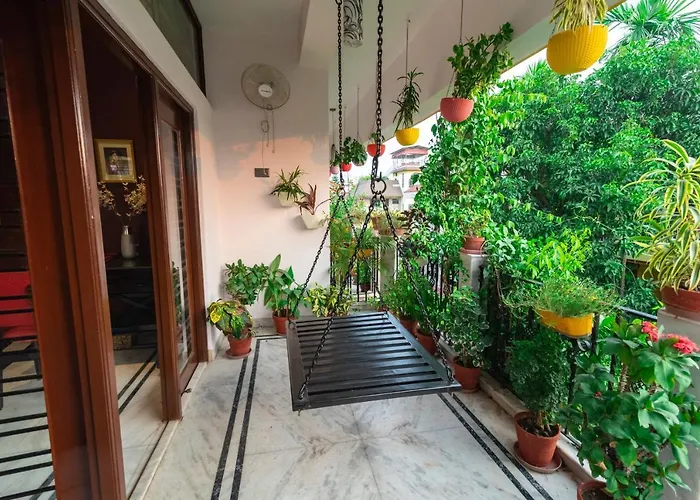 J'S Nest Hotel Kolkata