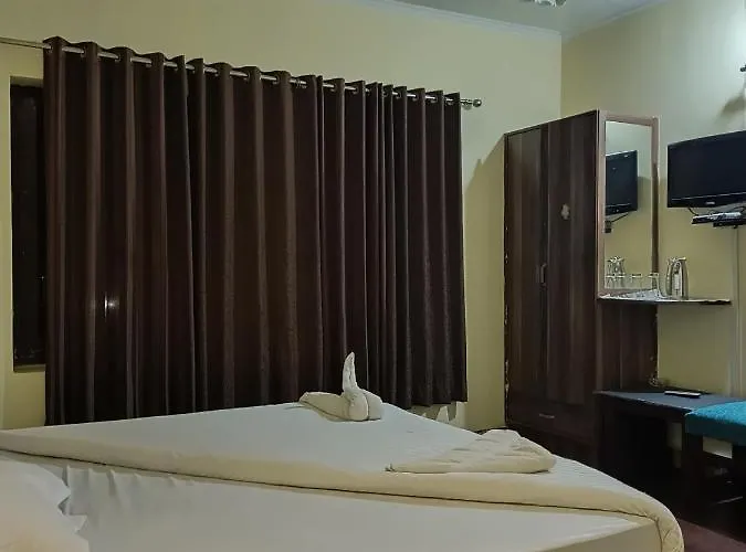 Hotel Curio'S All Seasons