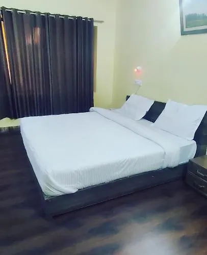 Hotel Curio'S All Seasons