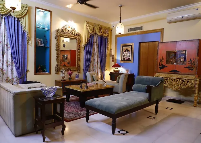 Aura Homestay Royal Villa