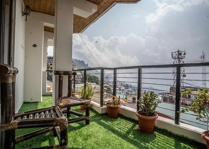 The Golden Leaf Hotel Darjeeling 
