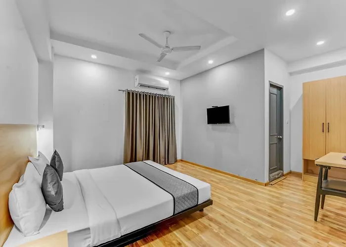 Upar Hotels Nungambakkam Nearby Us Consulate Apollo Hospital Sankara Nethralaya Chennai