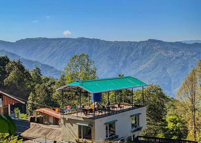 The Oak Retreat Lamahatta