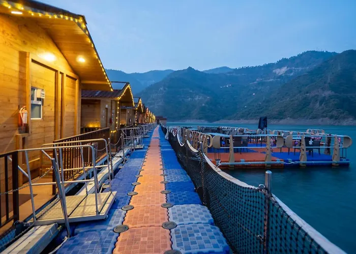 Le Roi Floating Huts & Eco Rooms Tehri