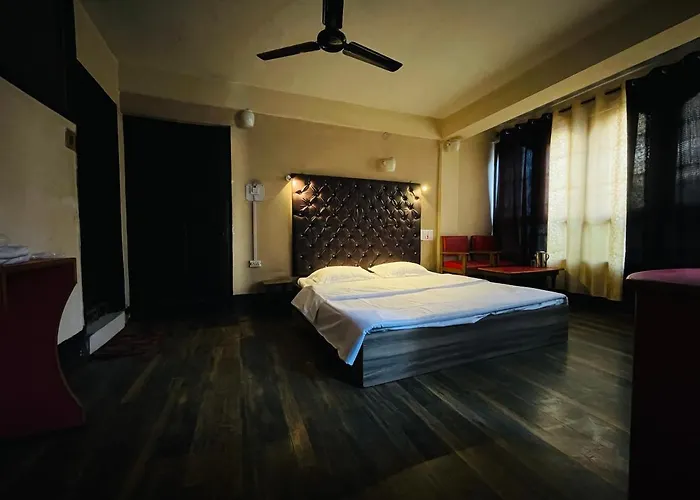 Hotel Royal Inn And Restaurant Srinagar 