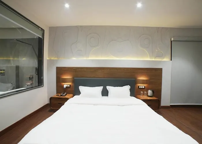 The Rohini Mansion A Unit Of The Monsoon & Pearl Palace