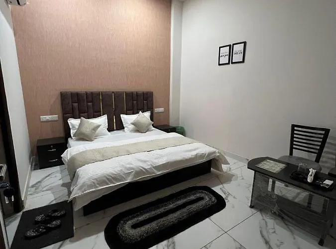 Wellawing Residency - A Premium Hotel At Pakhowal Road - Corporates, Families, Travelers, Couples Favorite