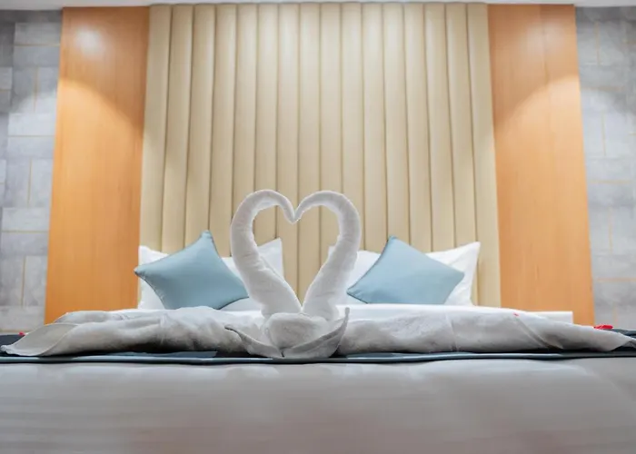 Hotel Tulips Grand