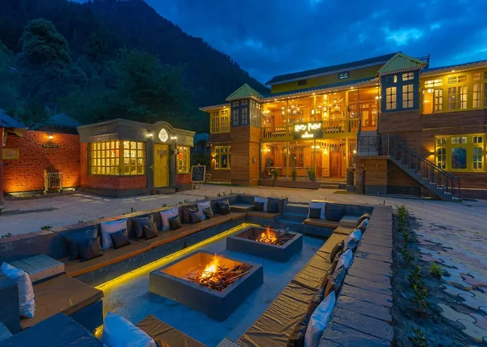 Whoopers Boutique Kasol - Harry Potter Themed
