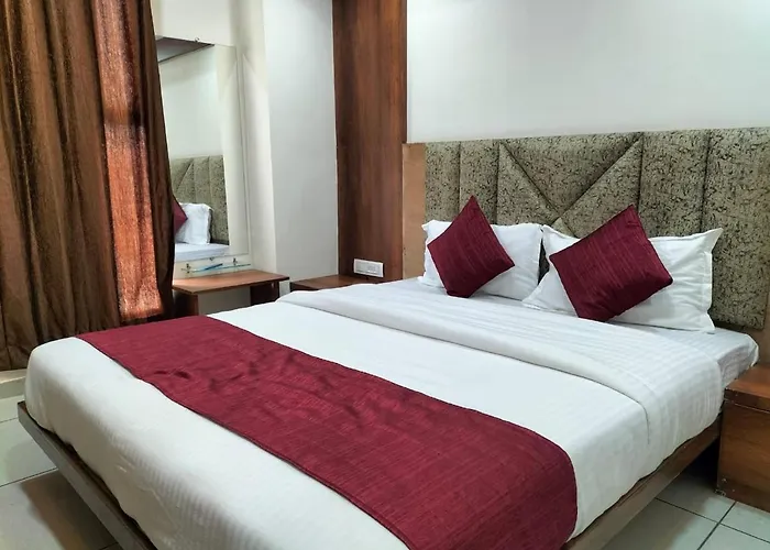 Hotel Divya Palace