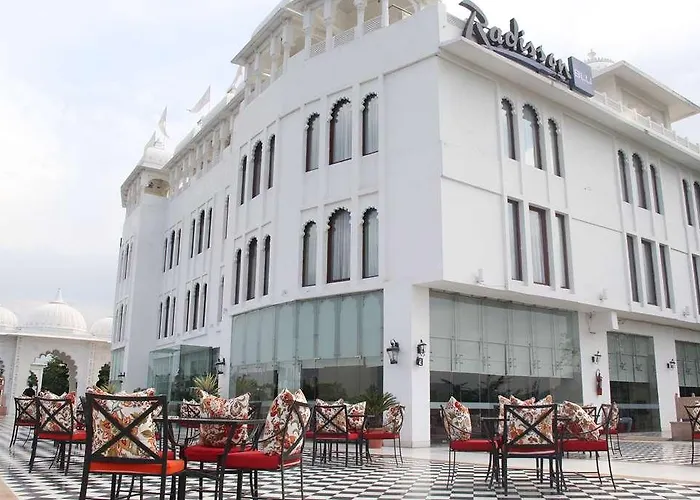Radisson Blu Udaipur Palace Resort And Spa