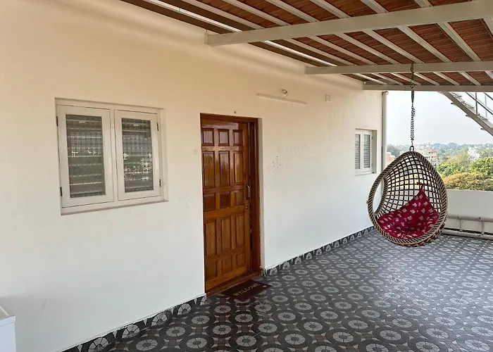 Deeya Home Stay - A Luxury Family Guest House