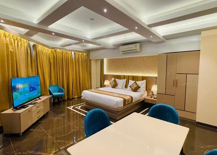 Home2 Renaissance Club Mumbai