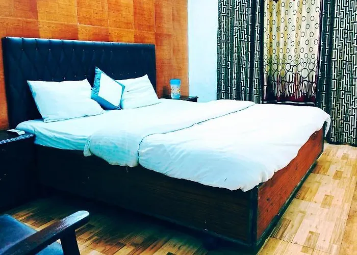 Hotel Holiday Dalhousie - Near Ghandhi Chowk Mall Road