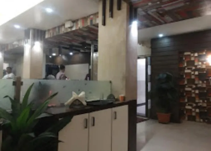 Hotel Radhika Place And City Palace, Parbhani