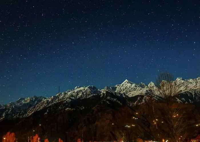 Goroomgo Hotel Shri Ganga Mount View Munsyari