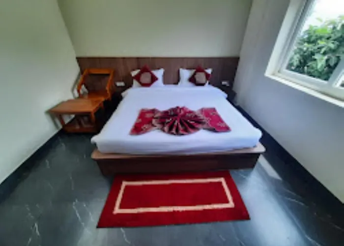 Hotel Apoorva Royale Salepali