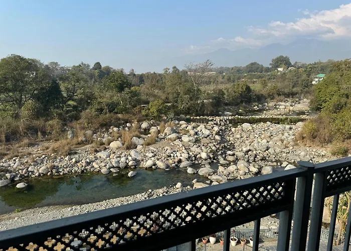 Hotel River Retreat